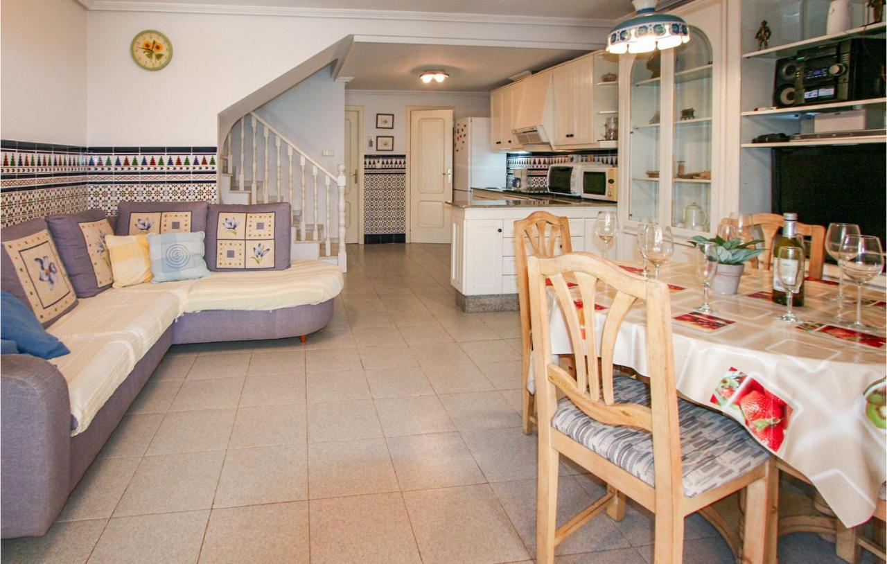 Amazing home in Santa Pola w/ 5 Bedrooms Buitenkant foto