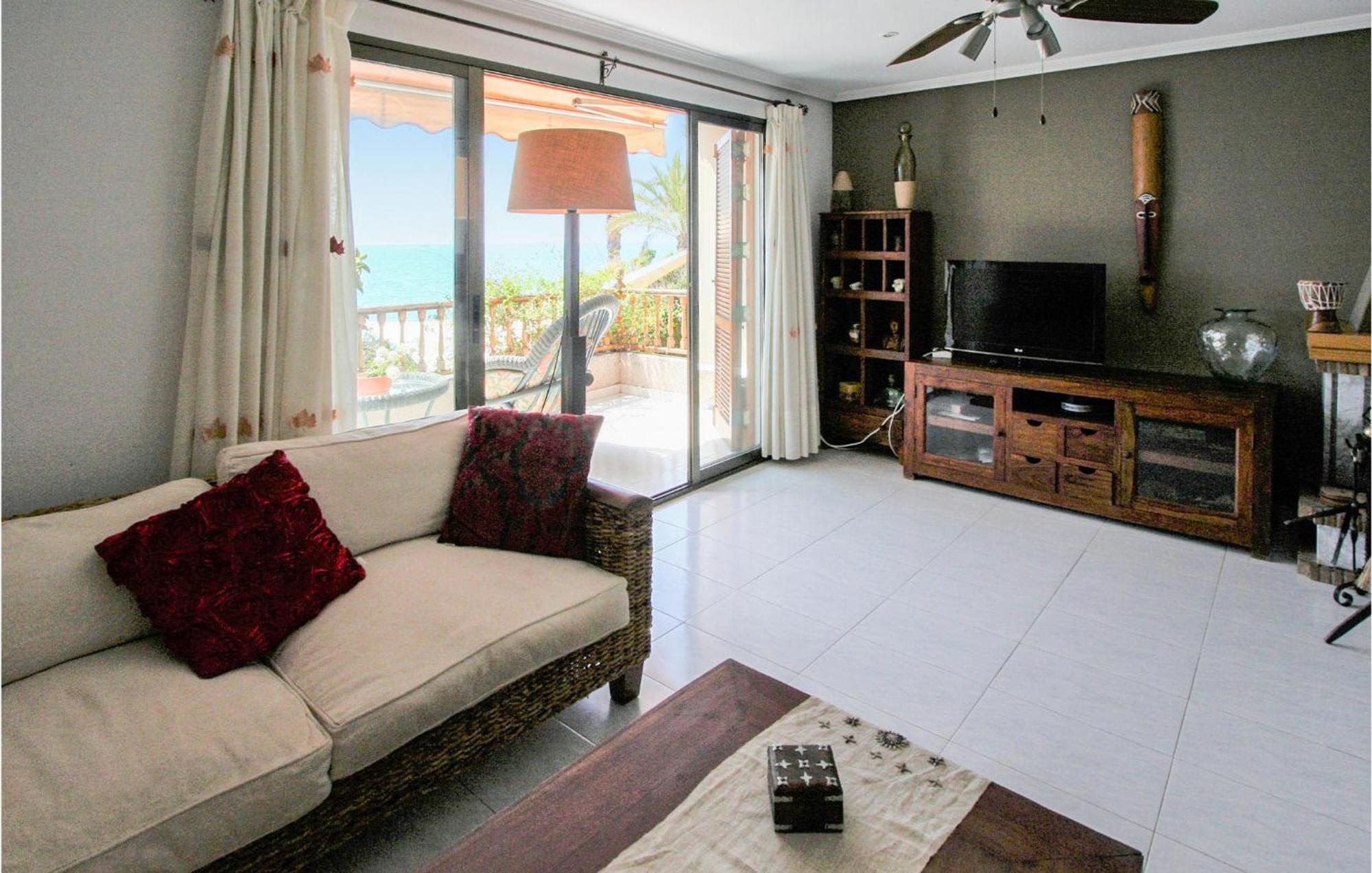 Amazing home in Santa Pola w/ 5 Bedrooms Buitenkant foto