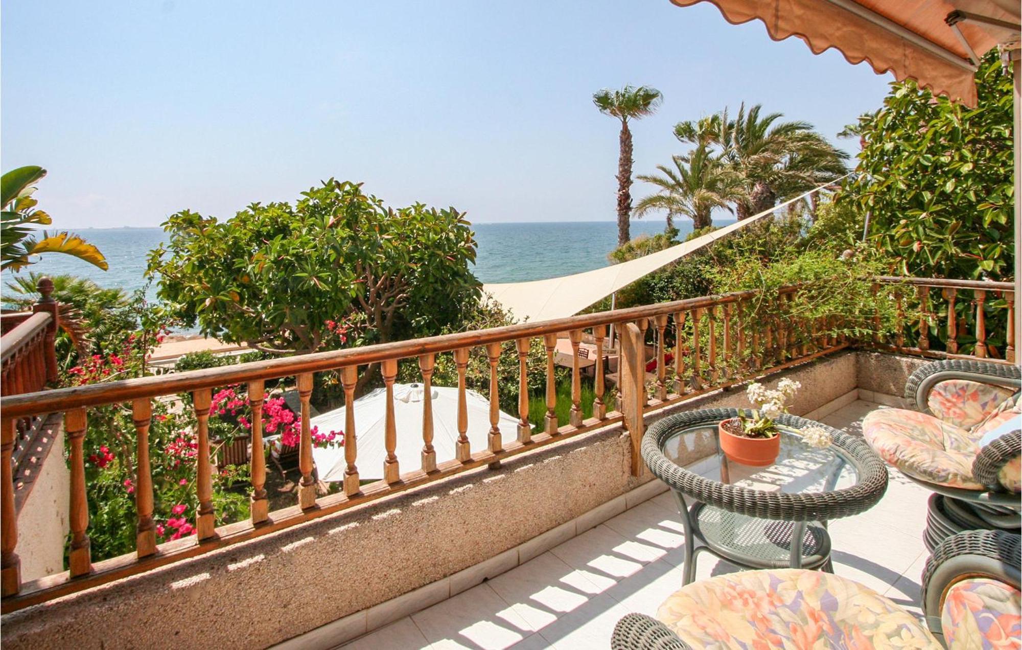 Amazing home in Santa Pola w/ 5 Bedrooms Buitenkant foto